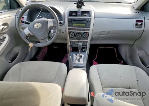 2010 Toyota Corolla Base z USA, uszkodzony, nr VIN 2T1BU4EE5AC302867